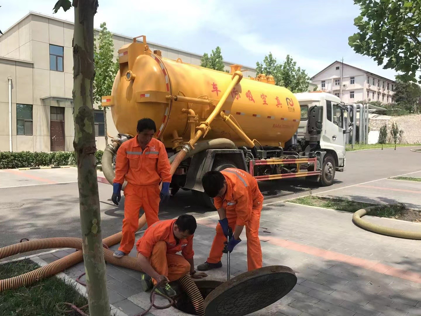 会泽化粪池清理与5-8吨吸粪车施工效率分析